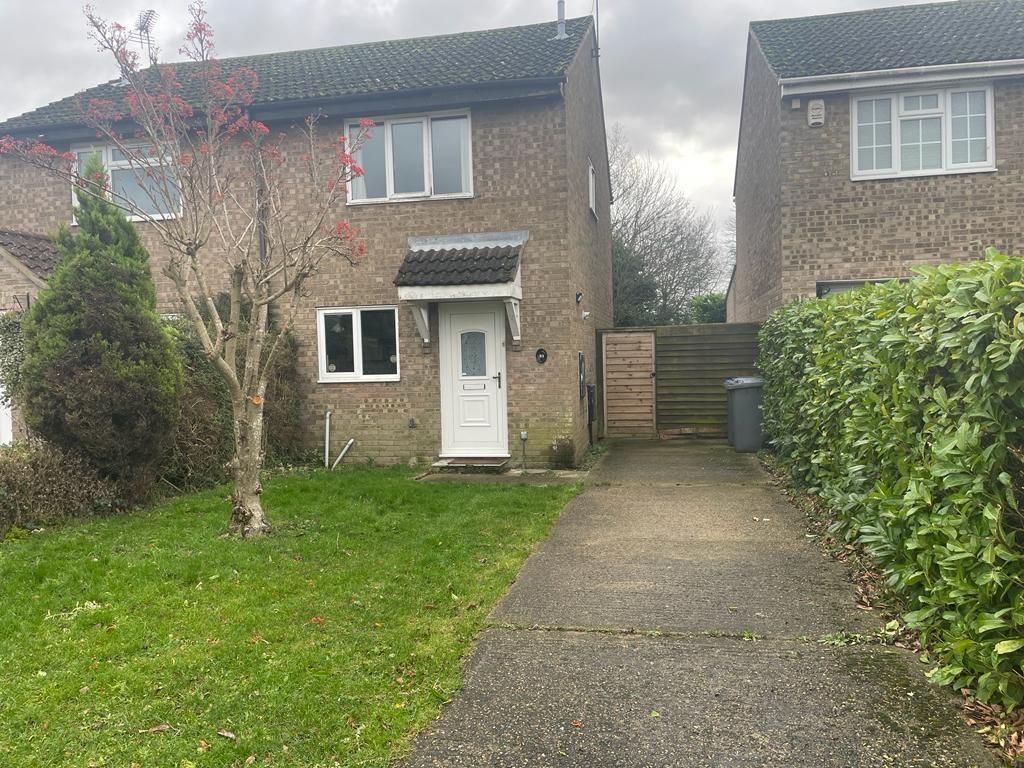 St. Martins Green, Trimley St. Martin... 2 bed semidetached house £900 pcm (£208 pw)