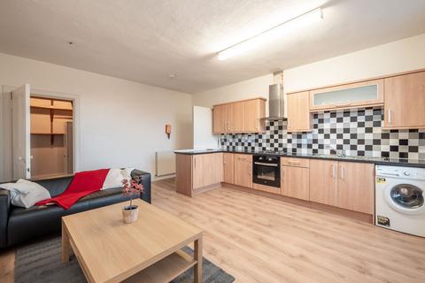 (4f1) Haymarket Terrace, Edinburgh, EH12