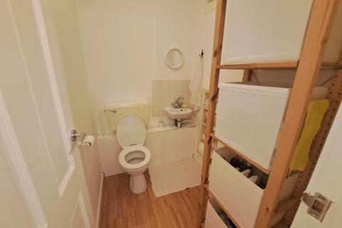 2 Brackley Close, Wallington, SM6 9JR