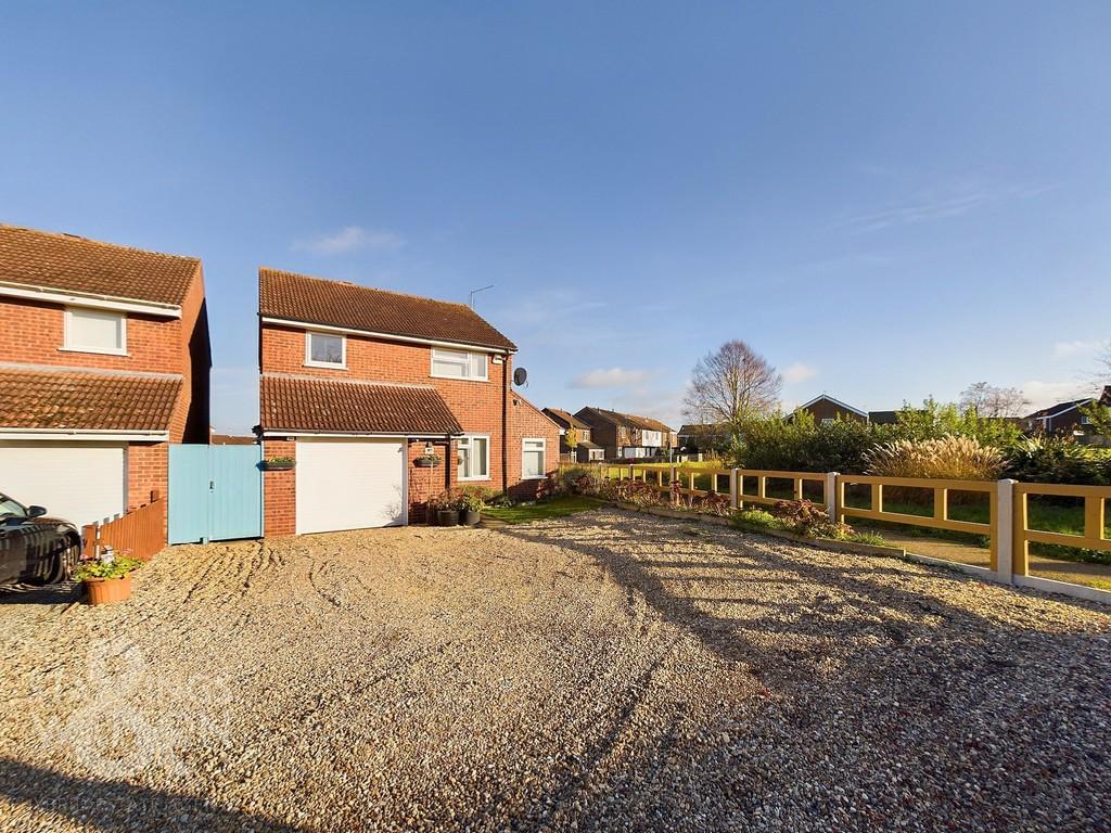 Chestnut Avenue, Spixworth 3 bed detached house for sale £335,000