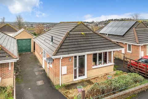 25 Eames Orchard, Ilminster, TA19 0BZ