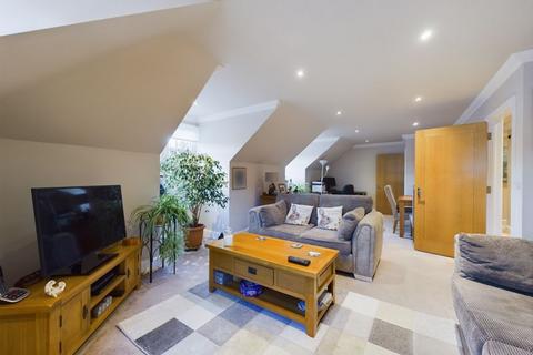 14 Churchview Close, Caterham, CR3 6EZ