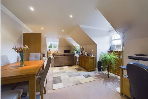 14 Churchview Close, Caterham, CR3 6EZ