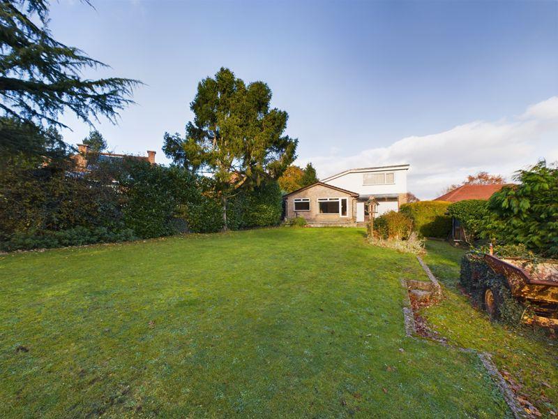 BURNTWOOD LANE, CATERHAM 5 bed detached house for sale £850,000