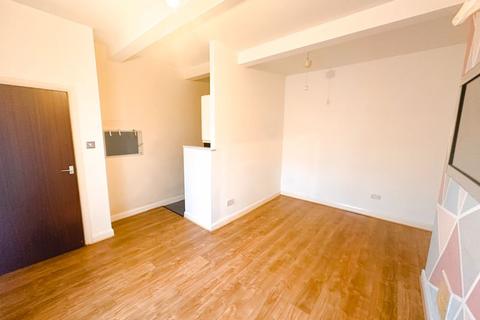 2 bedroom terraced house to rent, Faraday Square, Huddersfield