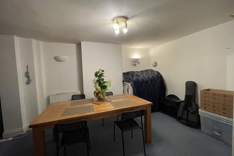 3 bedroom flat to rent, Beverley Gardens, Wembley HA9