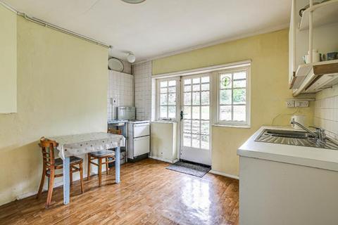 24 Manor Way, South Croydon, CR2 7BR
