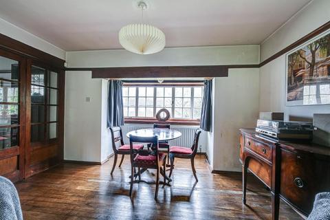 24 Manor Way, South Croydon, CR2 7BR
