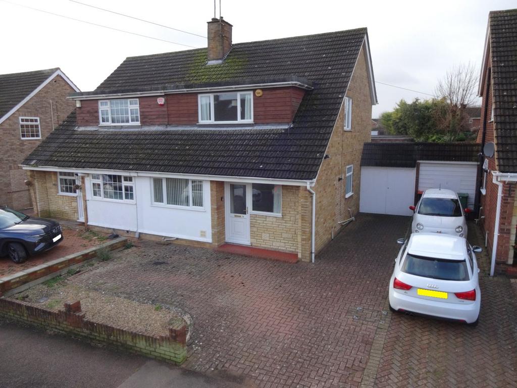 Dalling Drive, Houghton Regis... 3 bed semidetached house £350,000
