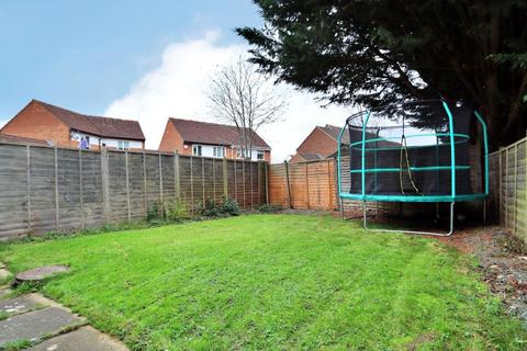 18 Linceslade Grove, Loughton, Milton Keynes, MK5 8DL