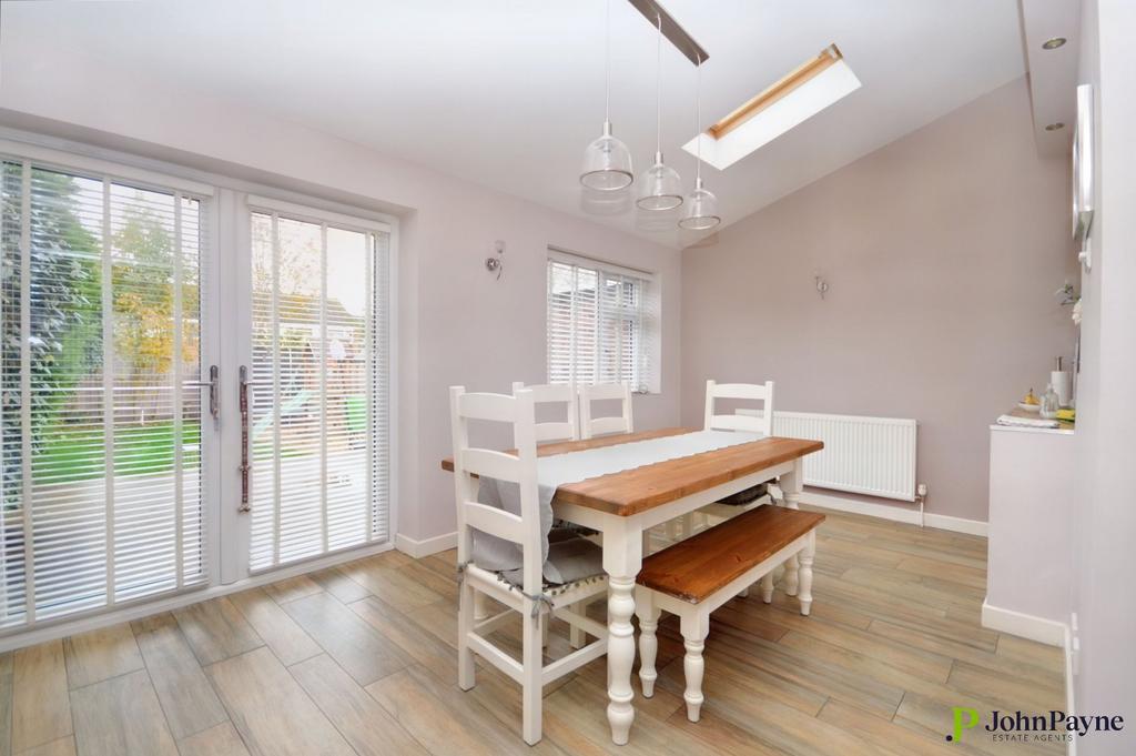 Ivybridge Road, Styvechale, Coventry, CV3 3 bed semidetached house for