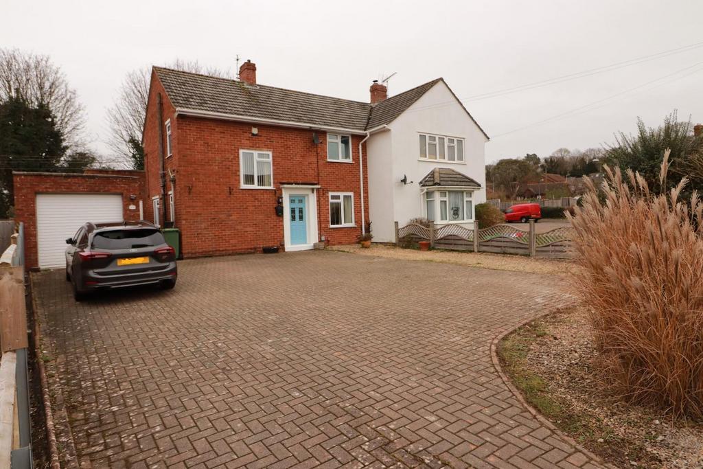 Melrose Avenue, Yate, Bristol 3 bed semidetached house for sale £365,000