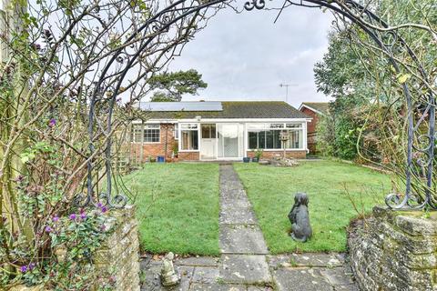 3 bedroom detached bungalow for sale - Falconbury Drive, Bexhill-On-Sea