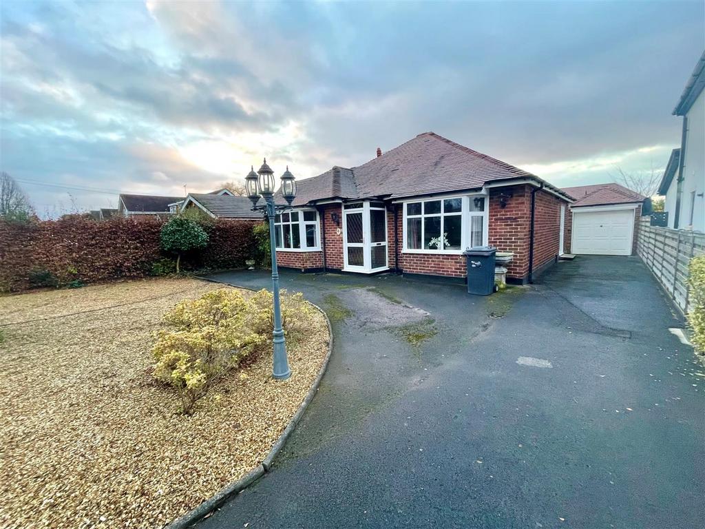 Park Lane, Sandbach 2 bed detached bungalow for sale £475,000