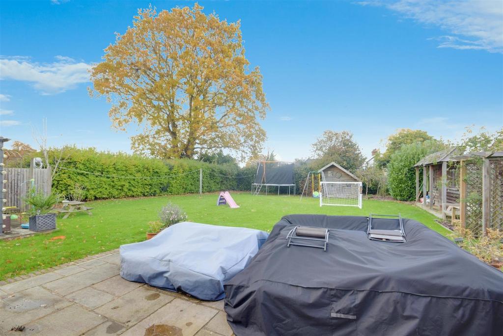 Peasmarsh Road, Beckley 4 bed semidetached house for sale £625,000