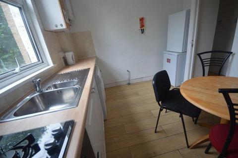 4 bedroom apartment to rent - Caledonian Road, London