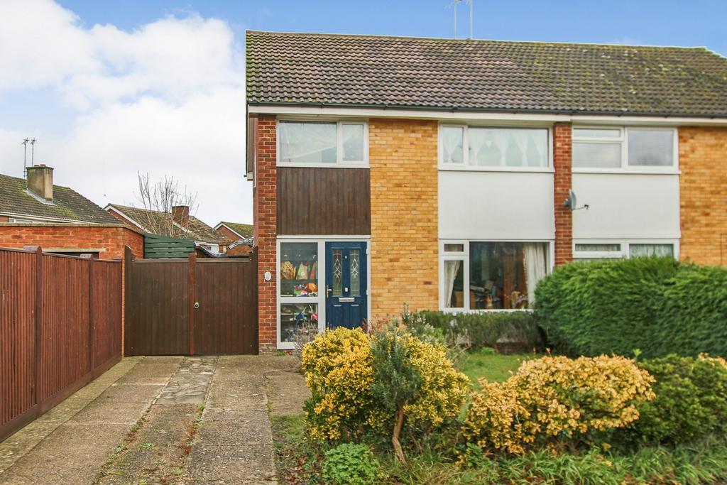 Kennedy Avenue, East Grinstead, RH19 3 bed semidetached house for sale