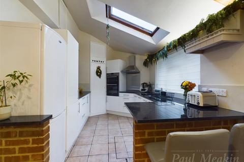 4 Foxearth Spur, South Croydon, CR2 8EP