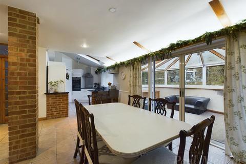 4 Foxearth Spur, South Croydon, CR2 8EP