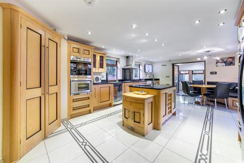 4 bedroom detached house for sale - Runnymede Road, Ponteland, Newcastle Upon Tyne