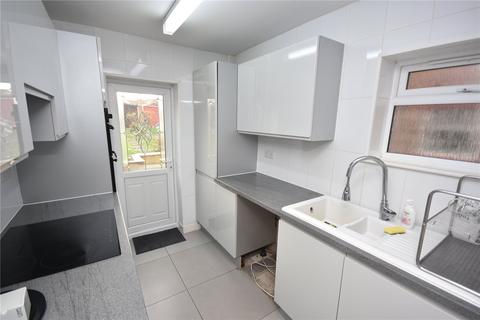 3 bedroom semi-detached house for sale - Victor Road, Solihull, West Midlands, B92