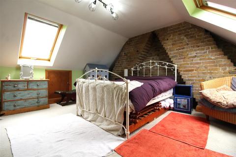14 Brassey Avenue, Broadstairs, CT10 2DS