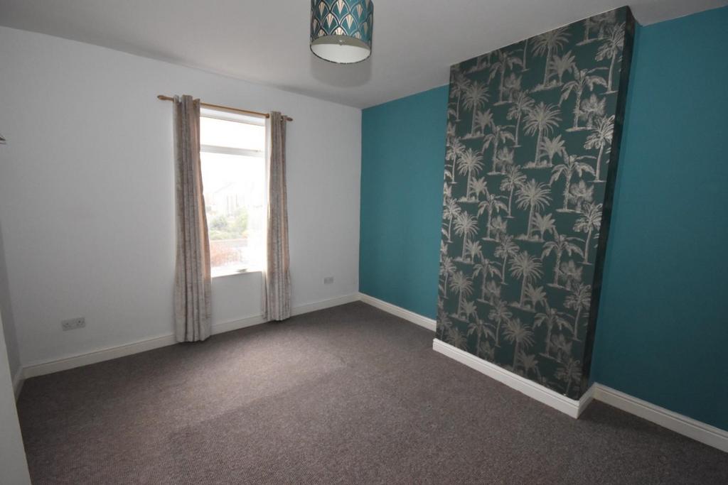 Bedroom 1.jpg
