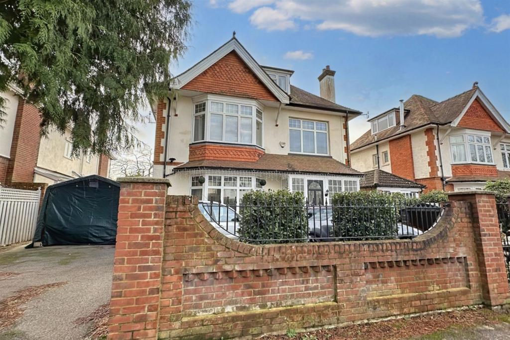 Queens Park 6 bed detached house for sale £850,000