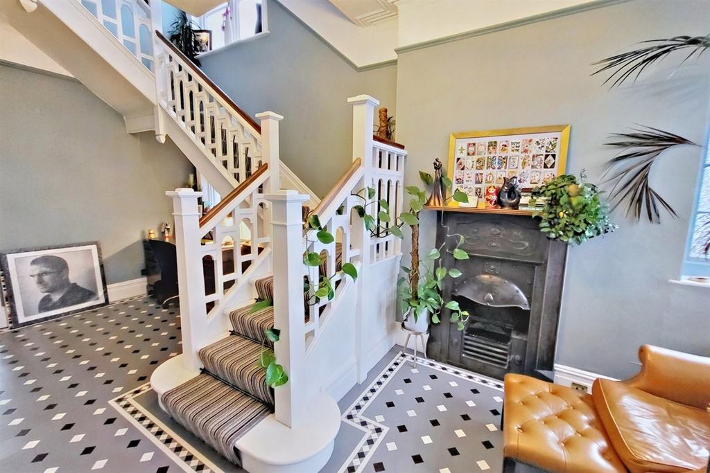 Queens Park 6 bed detached house for sale £850,000