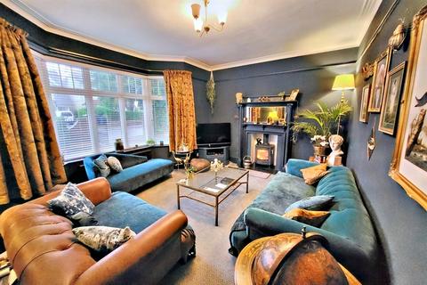 6 bedroom detached house for sale, Queens Park