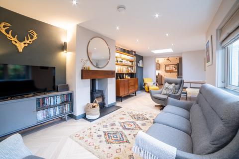 3 bedroom flat for sale - South Laverockbank Avenue, Trinity, Edinburgh, EH5