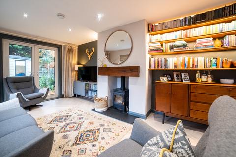 3 bedroom flat for sale - South Laverockbank Avenue, Trinity, Edinburgh, EH5