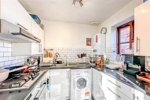 2 bedroom apartment for sale, Balfour Court, Station Road, Harpenden, Herts, AL5