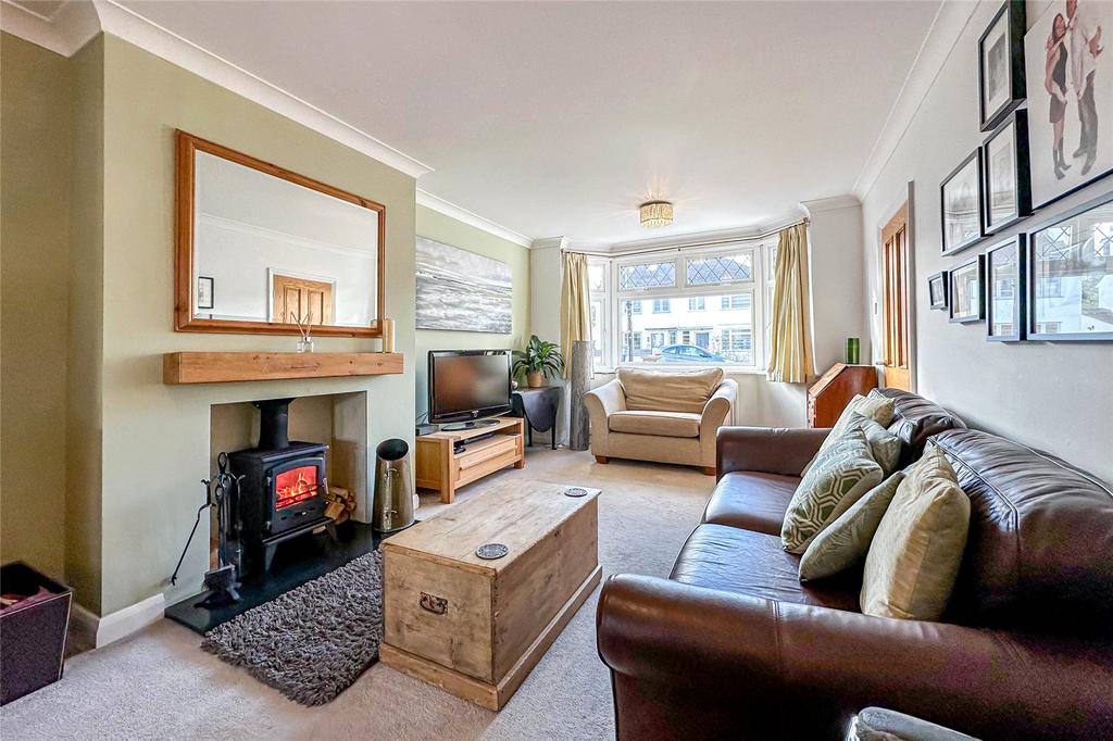 Oakwood Drive, St. Albans... 3 bed semidetached house £850,000
