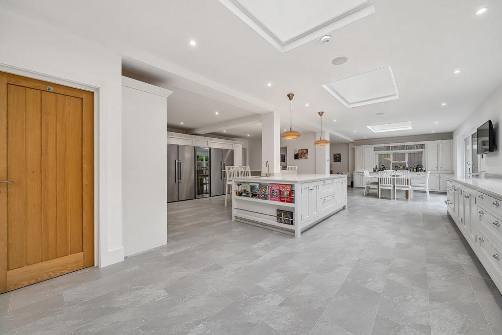 The Meadow, Chislehurst 6 bed detached house for sale £2,600,000