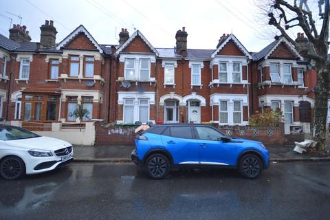 1 bedroom maisonette to rent, Strone Road