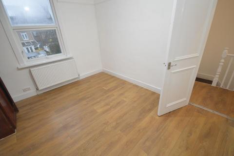 1 bedroom maisonette to rent, Strone Road
