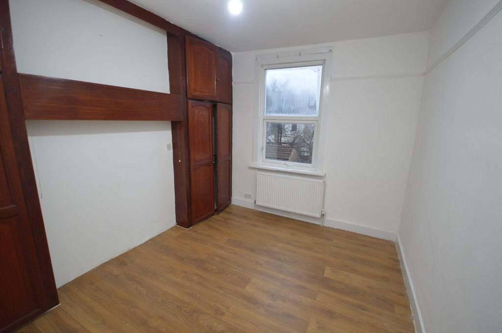 Apartment in Manor Park - More