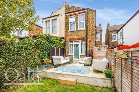 26a Burgoyne Road, London, SE25 6JT