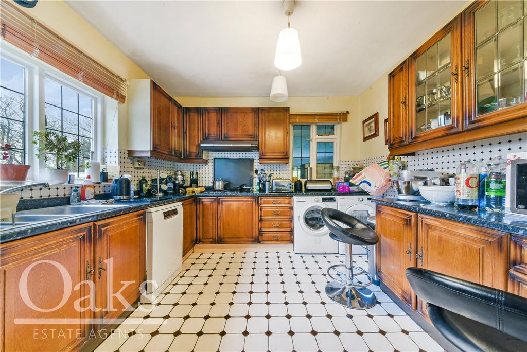 Gibsons Hill, Streatham 4 bed detached house for sale £1,295,000
