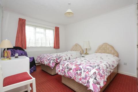 9 Darren Gardens, Broadstairs, CT10 2EF