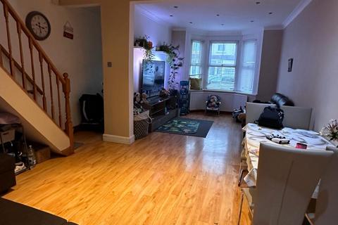 59 Adelaide Road, Southall, UB2 5PY