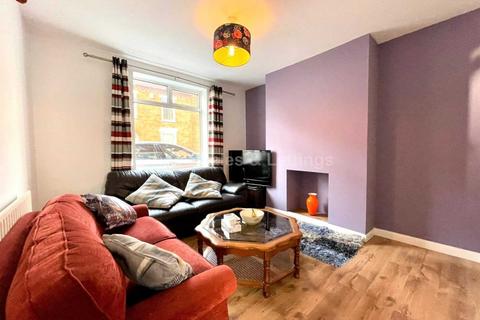 4 bedroom end of terrace house for sale - Eastfield Street, Lincoln, LN2