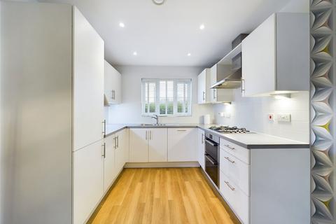 4 bedroom detached house to rent, Hunts Grove Drive, Hardwicke, Gloucester, Gloucestershire, GL2