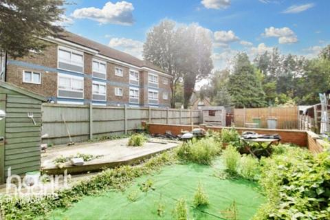 68 Chadwin Road, London, E13 8NF