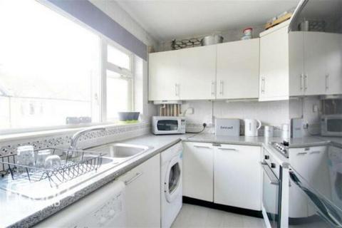 68 Chadwin Road, London, E13 8NF