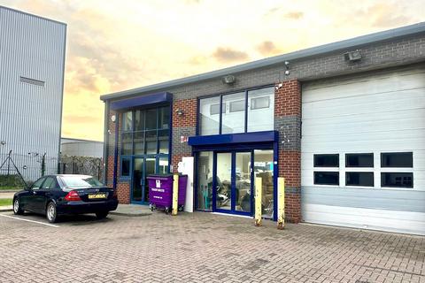 Office to rent - The Glade Business Centre, Grays, Essex, RM20