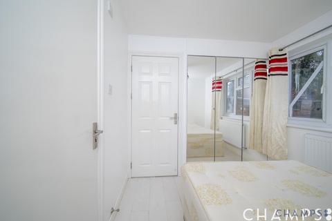 3 bedroom detached house to rent, Remington Road, London, E6 5SW