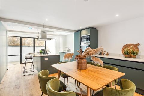 32 Reporton Road, London, SW6 7JR