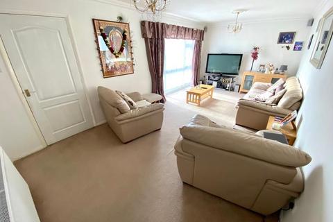 4 bedroom detached house for sale, Cottagewell Court, Standens Barn, Northampton NN3 9UA